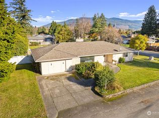 808 Evans Dr, Sedro Woolley, WA 98284