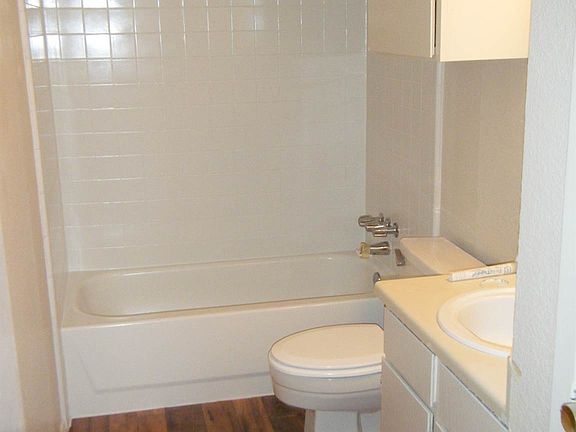 3rd image of 500 E Hazelwood St #600