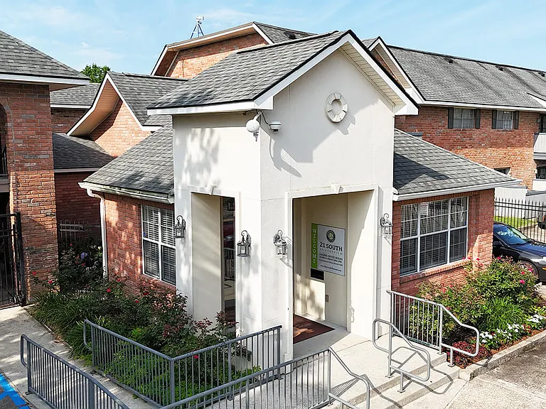 The 21 South at Parkview Leasing Office