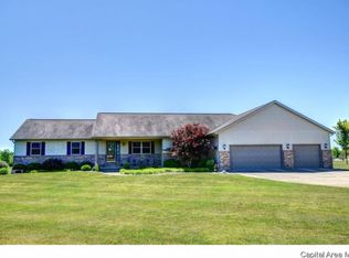6981 Mansion Rd, Chatham, IL 62629