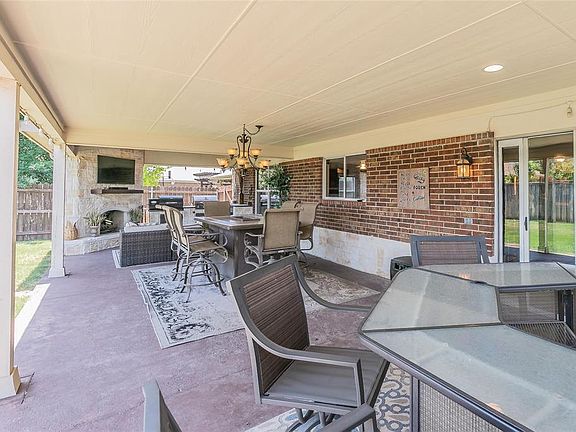 3rd image of 10708 Emerald Park Ln