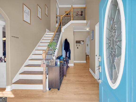 3rd image of 1060 Solitaire Ct