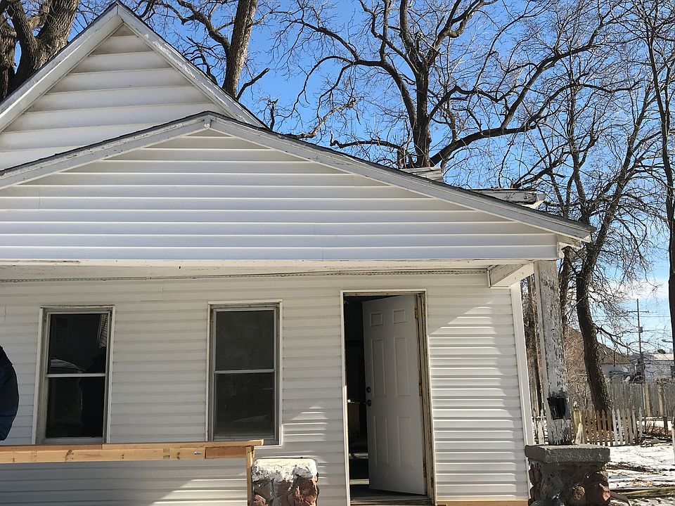 1st image of 1313 S 34th St