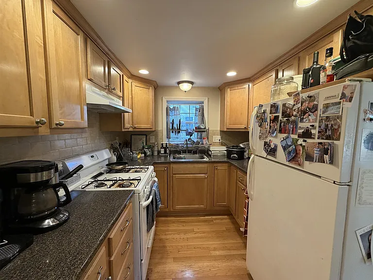 35 Linden Ave #1 — Photo 7
