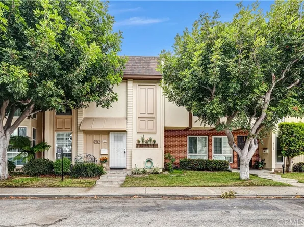 9742 Villa Pacific Dr, Huntington Beach, CA 92646