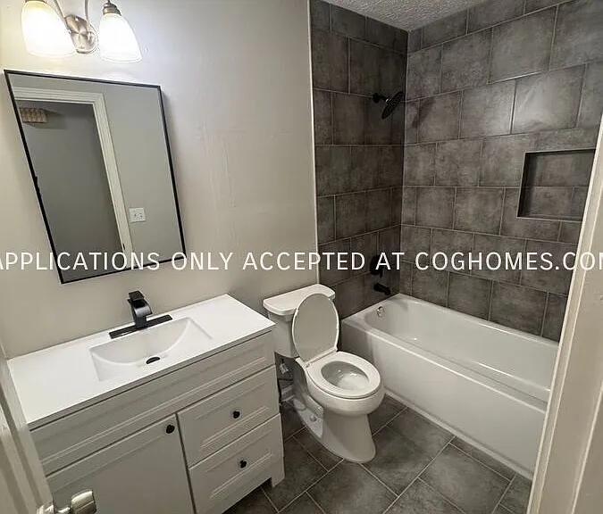 370 Booth Cir — Photo 10