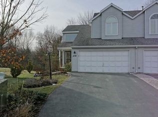 1074 Sterling Ridge Dr, Rensselaer, NY 12144