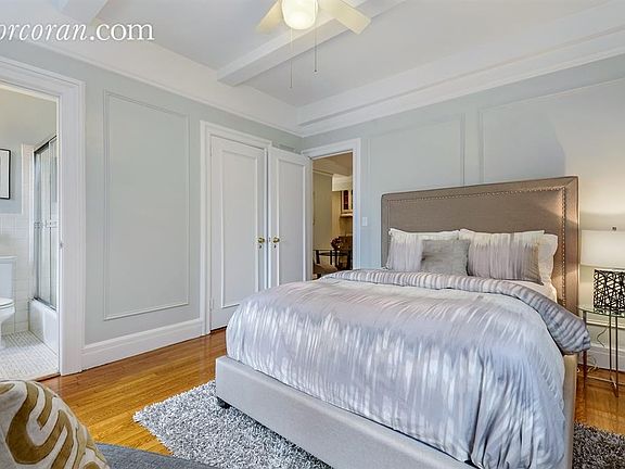 3rd image of 157 E 72nd St APT 4A