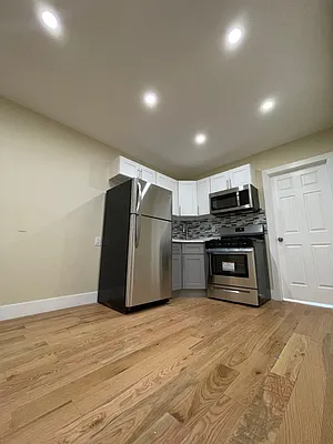 Sold by Glory Homes Realty | media 12