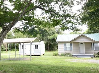 3126 Deal Mill Rd, Hudson, NC 28638