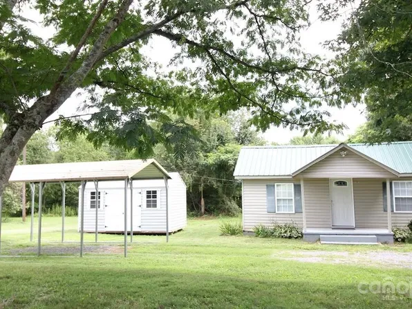 3126 Deal Mill Rd, Hudson, NC 28638