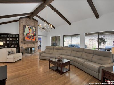 6207 Meadow Grv, Windcrest, TX, 78239
