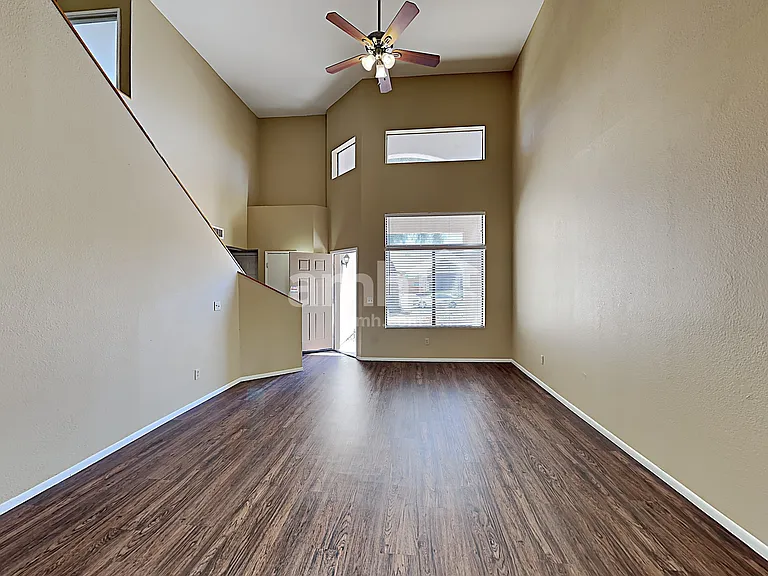 9957 E Paseo — Photo 3
