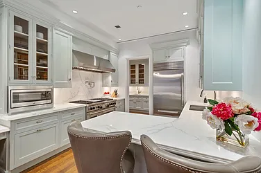 Rented by R New York