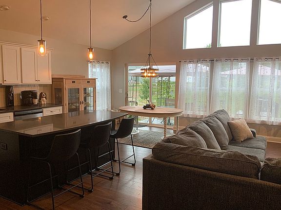 4th image of 15335 Knox Cir