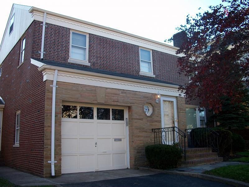 1st image of 224-226 Elwood Ave E