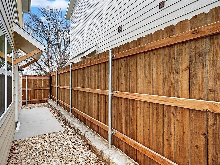 502 E Kimball St #1 — Photo 32