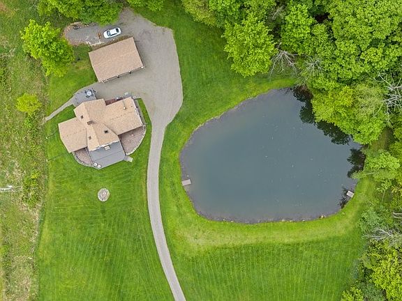 5th image of 149 Grand View Ln