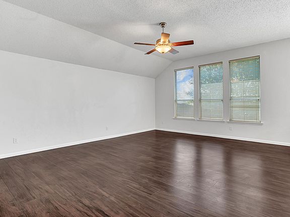 4th image of 2052 Pecan Creek Dr