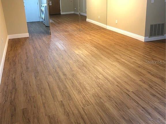 5th image of 725 Northlake 47 Blvd