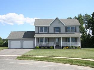 28 Faucett Ln, Pittsfield, MA 01201