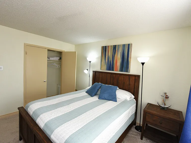 Land's End Apartments — Photo 19