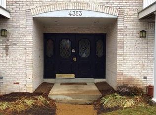 4353 Chateau De Ville Dr APT E, Saint Louis, MO