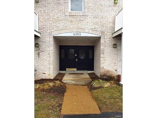 4353 Chateau De Ville Dr APT E photo 1