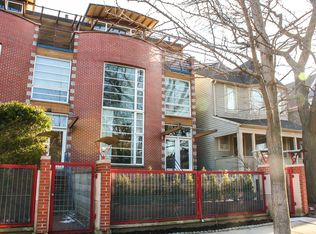 1401 W Berteau Ave, Chicago, IL 60613