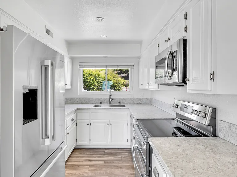721 Calle Los Olivos — Photo 5