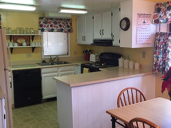 4th image of 1075 E White Mountain Blvd