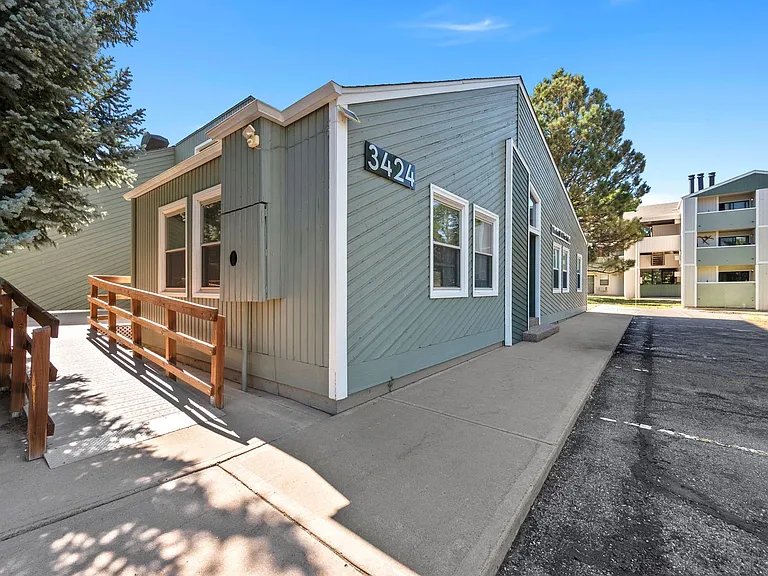 512 E Monroe Dr #D431 — Photo 16