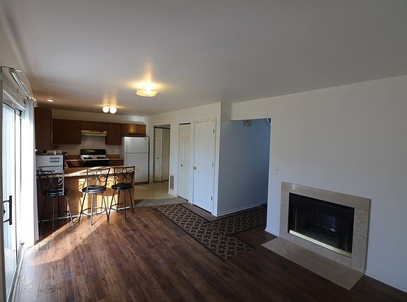 5th image of 1840 Somerset Ct