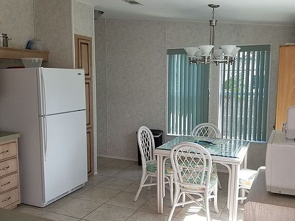 3rd image of 31 Wildwood Dr