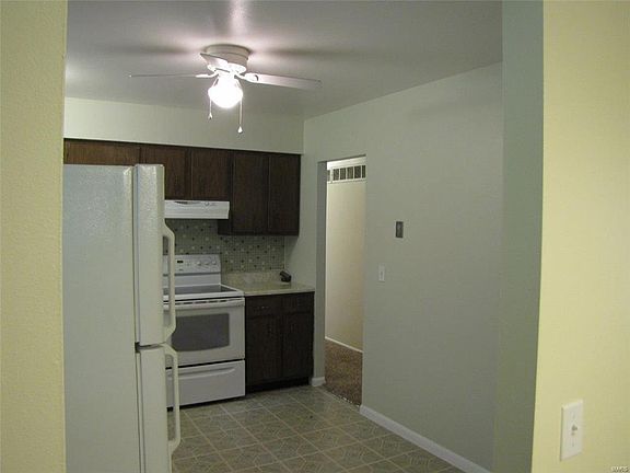 2nd image of 10339 Roscommon Dr
