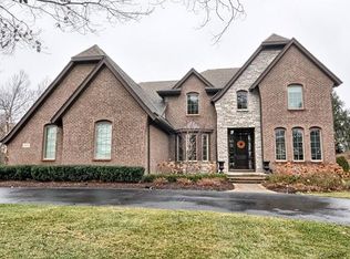 3915 Oakland Dr, Bloomfield Hills, MI 48301