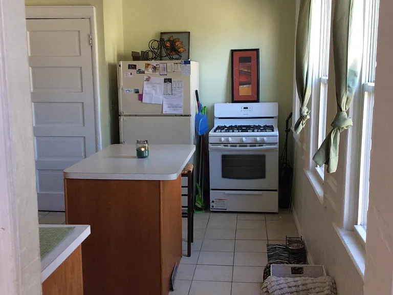 1979 N Oakland Ave — Photo 8