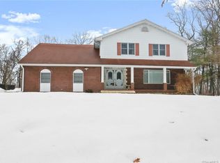 14 Woods Grove Rd, Shelton, CT 06484