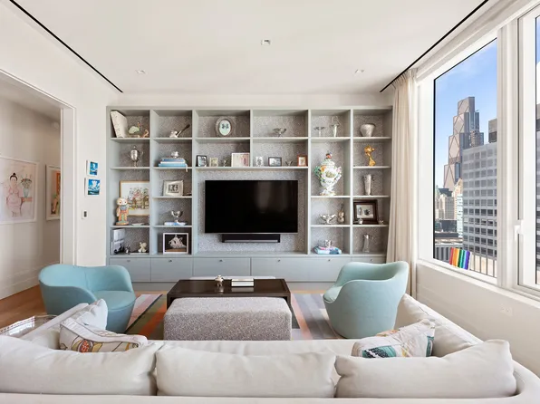 252 East 57th Street image 3 of 14