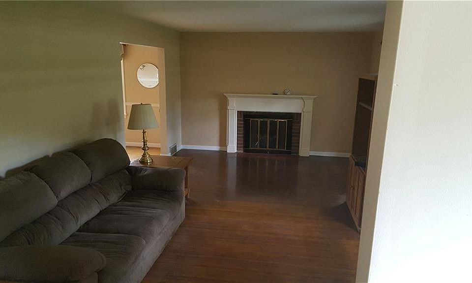 2nd image of 976 Latta Rd