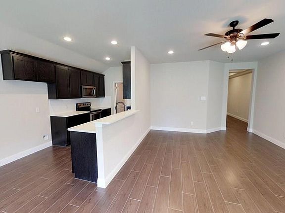 2nd image of 2810 Brasher Ln
