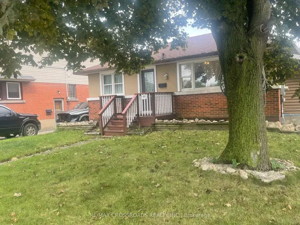 493 Upper Gage Ave, Hamilton, ON L8V 4J2