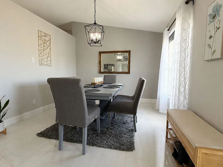 1002 SW Longfellow Rd — Photo 3