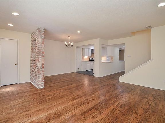 4th image of 13192 Trail Hollow Dr