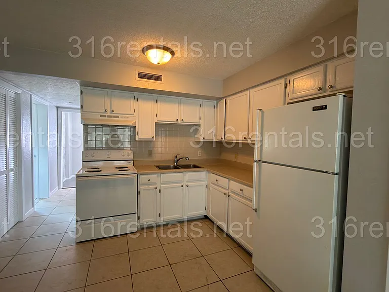 Broadview Apartments — Photo 17