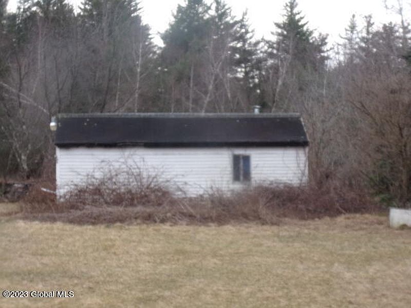 2nd image of 124 Shaftbury Hollow Road