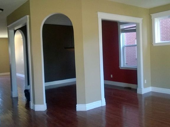 4th image of 4054 Blaine Ave