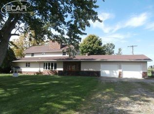 1402 N Chandler Rd, Saint Johns, MI 48879