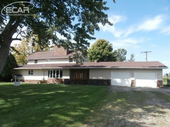1402 N Chandler Rd, Saint Johns, MI 48879