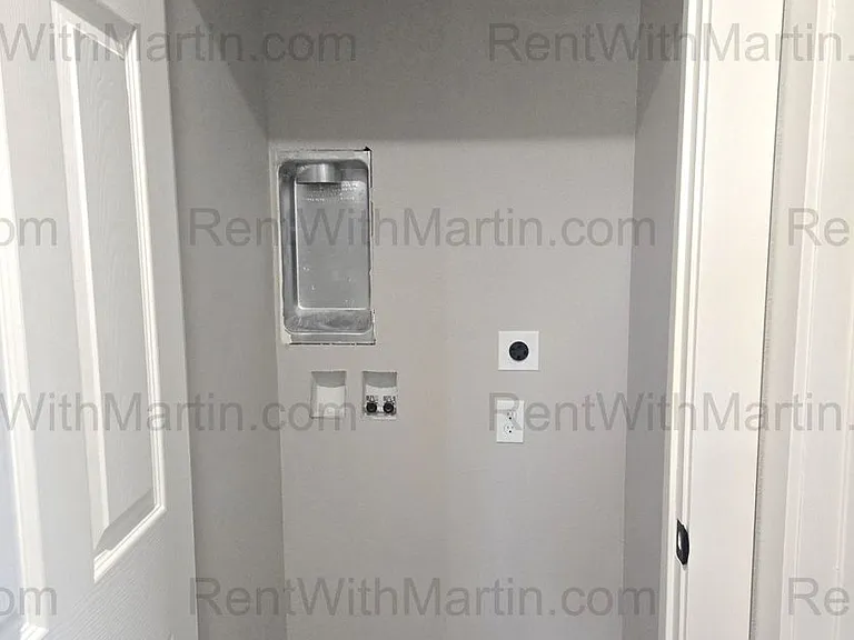136 Janney Ave — Photo 15